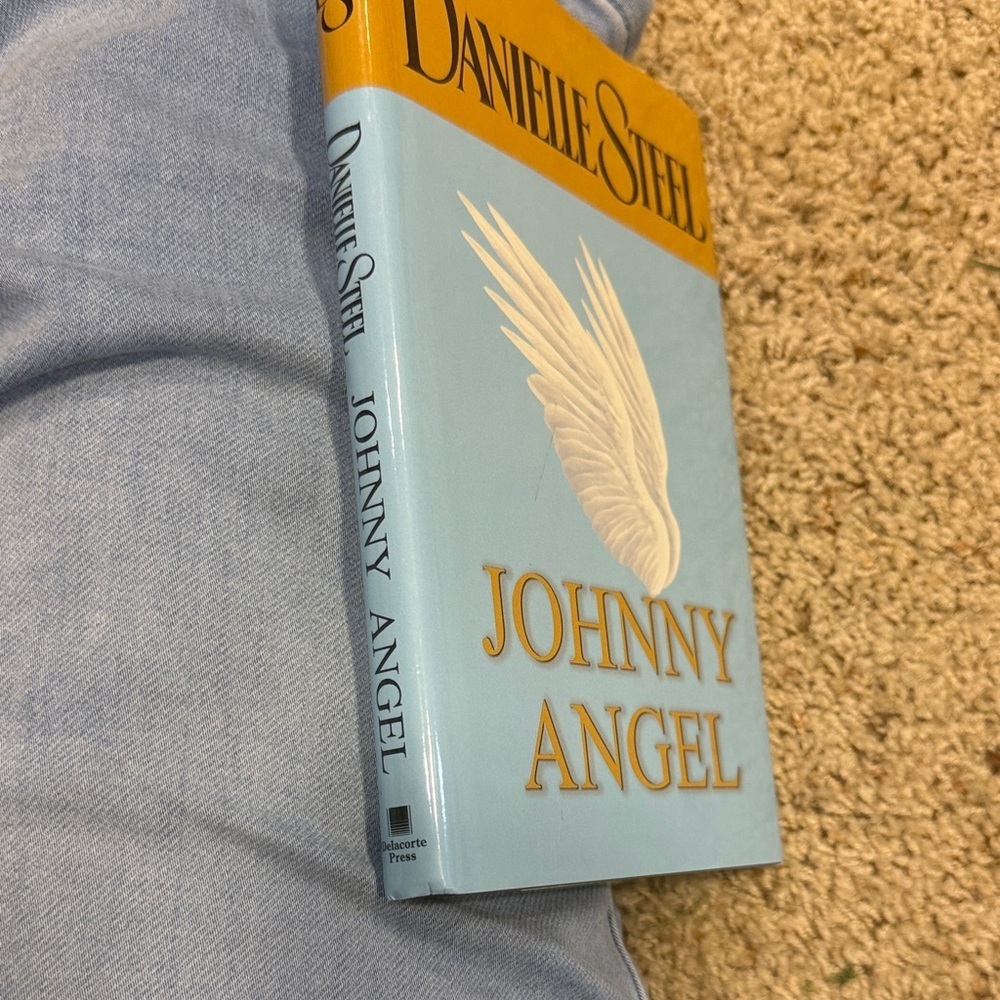 Danielle Steel 'Johnny Angel' Hardcover Book - like new - Picture 3 of 6